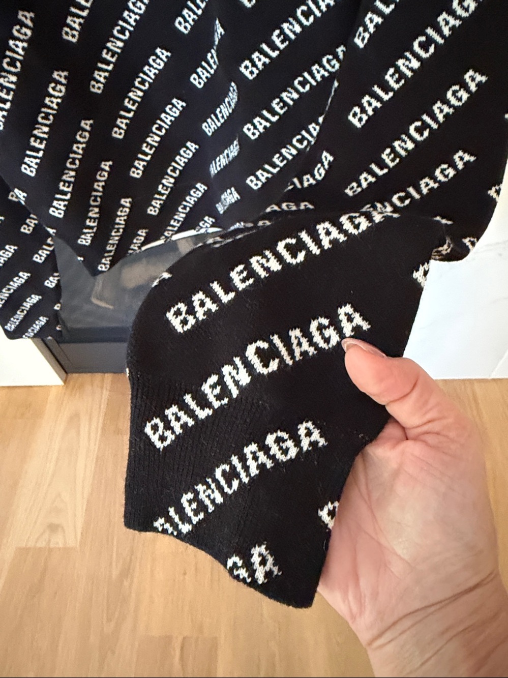 Balenciaga Black Crewneck with White All-Over Logo - Picture 5 of 6